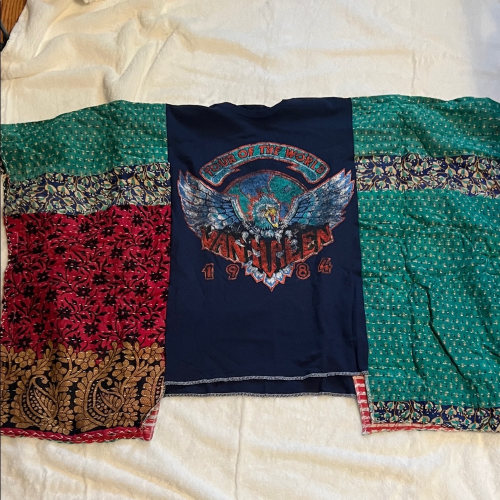 Van Helen Tour tee Colorful Graphic Poncho Top - Picture 6 of 12